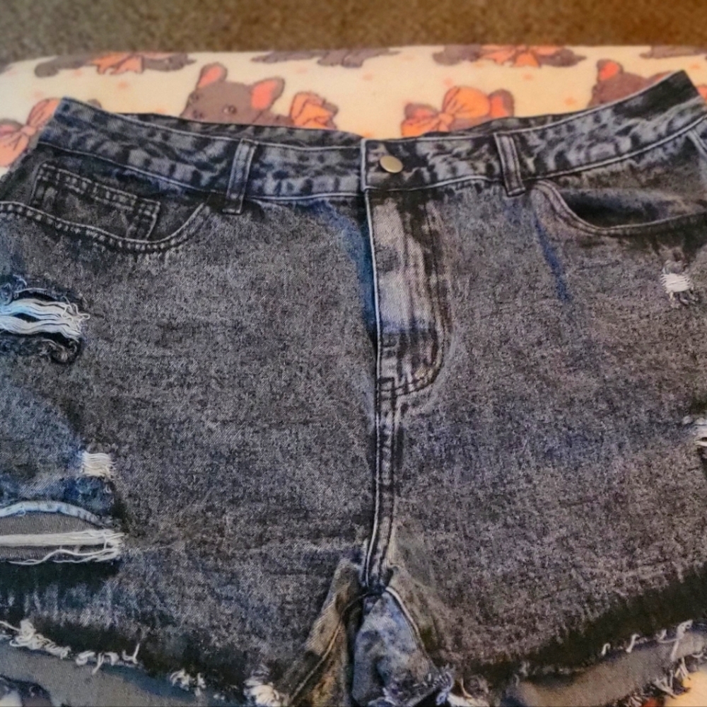Black Shein curve distressed plus size 2 shorts